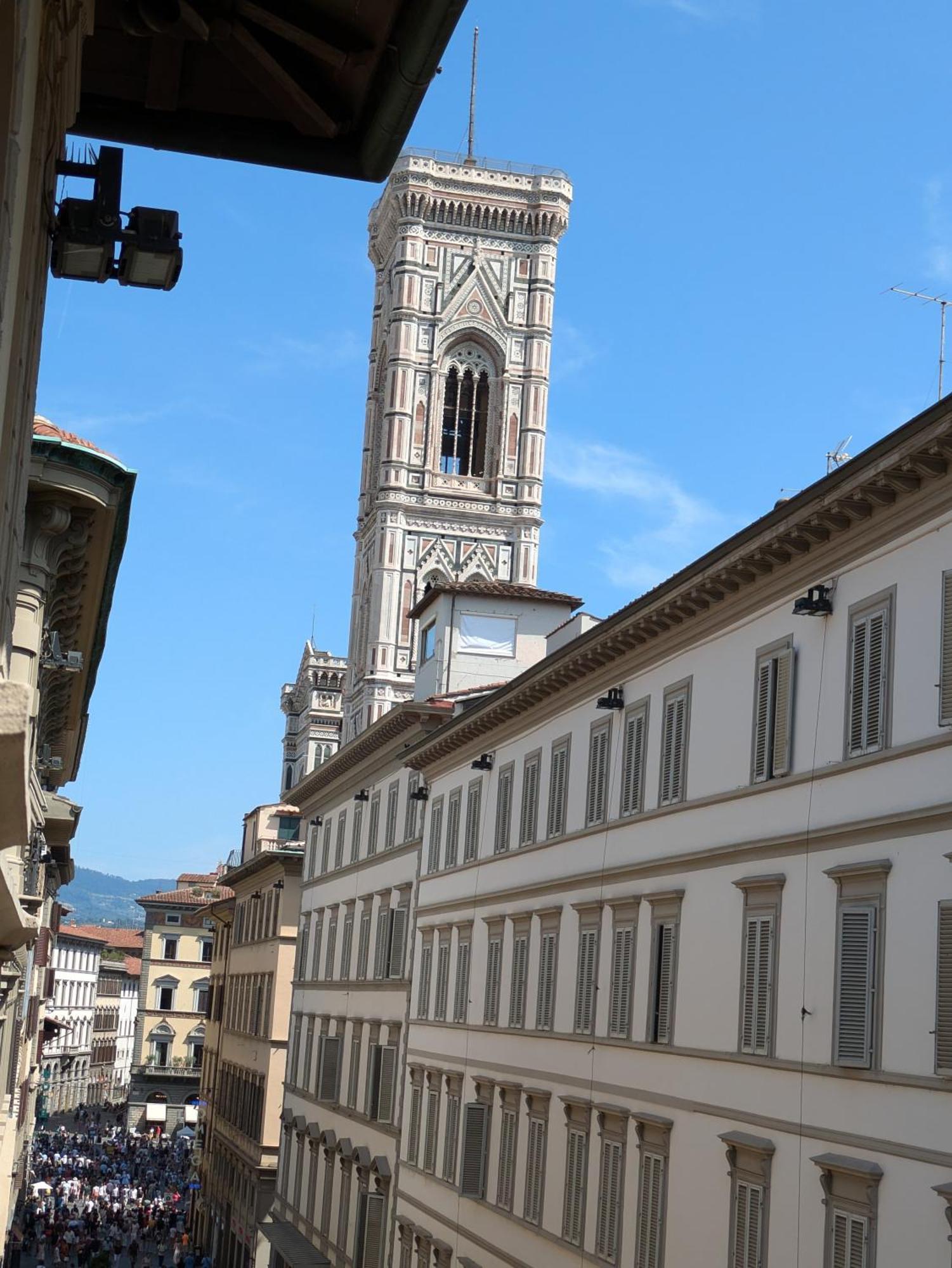Apartment Flowers' Duomo, Central And Spacious Florenz