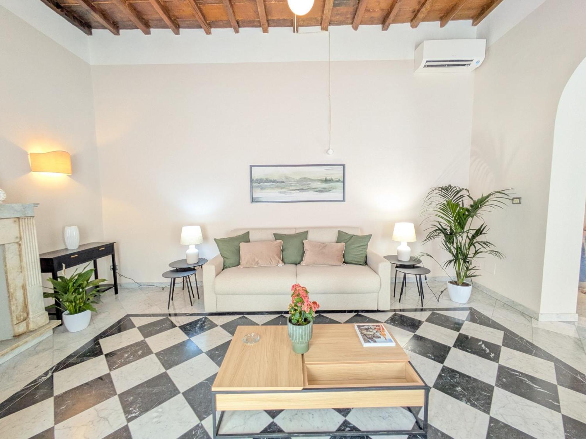 Flowers' Duomo, Central And Spacious Apartment *